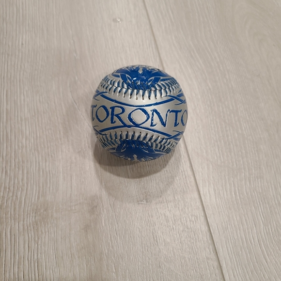 Limited Edition Rawlings Blue Jays Collector Ball - Picture 4 of 5
